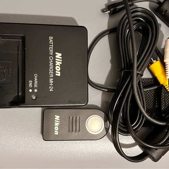 Nikon D5200 DSLR CAMERA CHEAP KIT - Picture 9 of 12